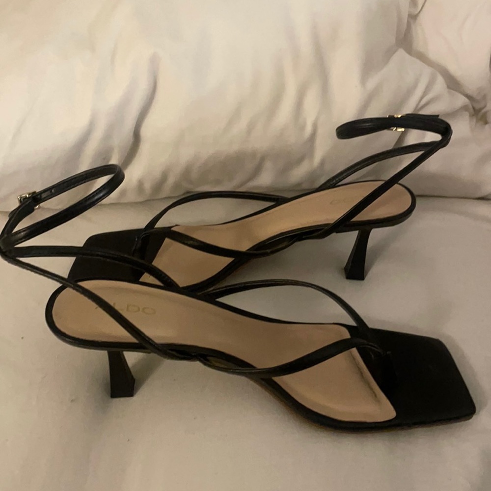 ALDO black kitten heel size 9 black